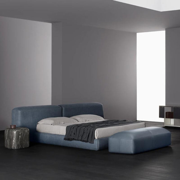 Design Atemporal - Cama Lapis com Encosto Geométrico
